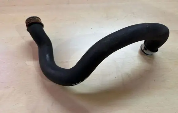 Mercedes-Benz E W212 Engine coolant pipe/hose A2045012982