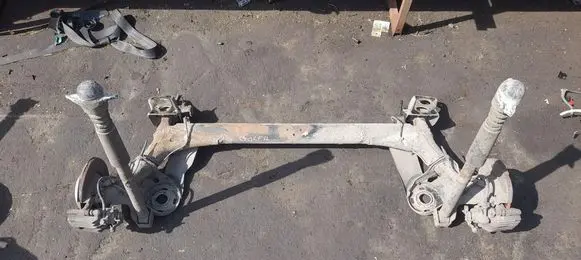 Volkswagen Golf IV Rear axle beam 