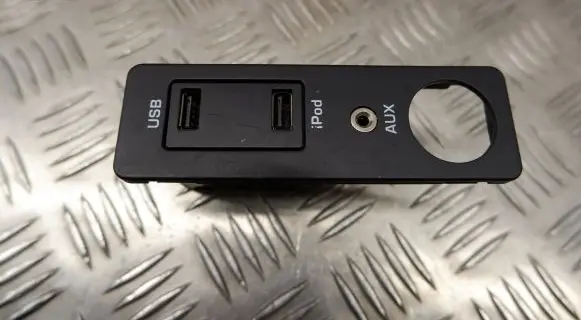 Land Rover Evoque I AUX in-socket connector A2C5336865900