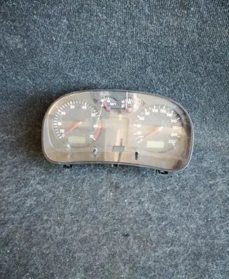 Volkswagen Golf IV Speedometer (instrument cluster) 1J0920802
