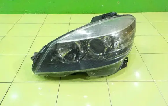 Mercedes-Benz CLC CL203 Headlight/headlamp PRZOD
