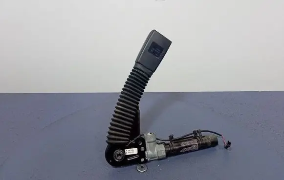 BMW 5 F10 F11 Front seatbelt 6157964