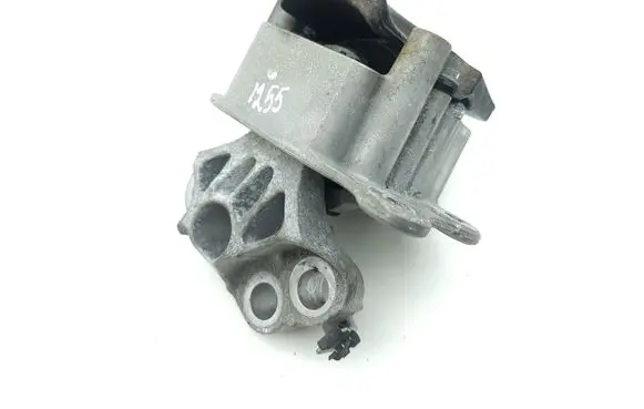 Land Rover Evoque II Engine mount bracket