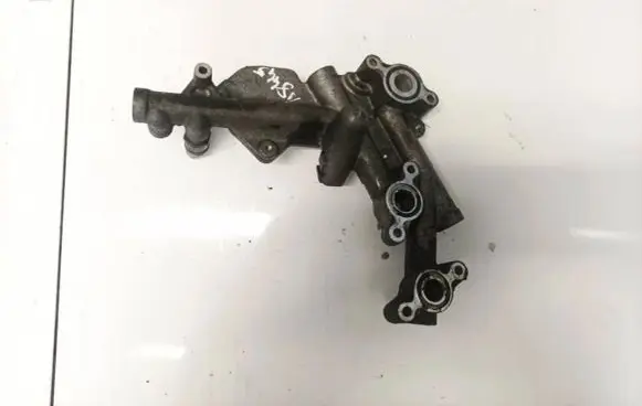 Subaru Legacy Engine mounting bracket