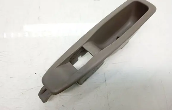 Renault Zoe Rear door window switch trim 829614619R