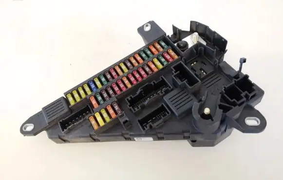 BMW 5 E60 E61 Fuse box set 913883001