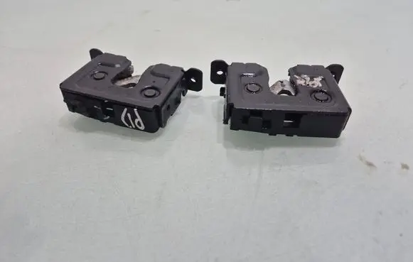 BMW 5 E60 E61 Engine bonnet/hood lock/catch 
