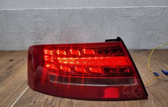 Audi A5 8T 8F Rear/tail lights 8T0945095B