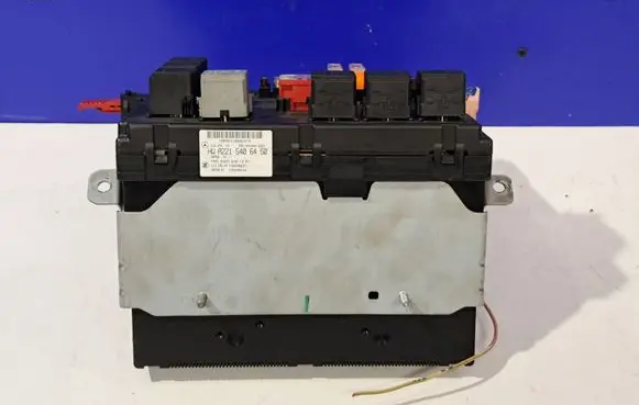 Mercedes-Benz S W221 Fuse module A2215406450 A2215451401