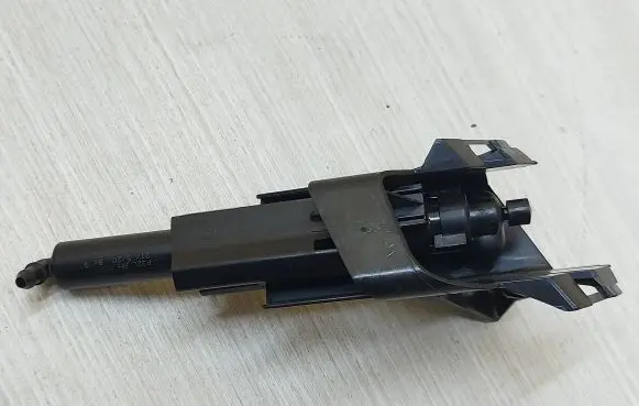 Nissan Qashqai Headlight washer spray nozzle 28611JD000 04082020