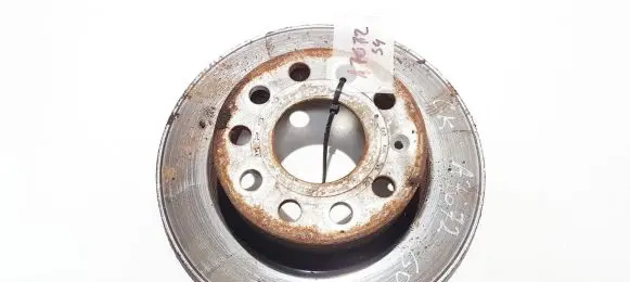 Volkswagen Golf V Rear brake disc neventiliuojamas