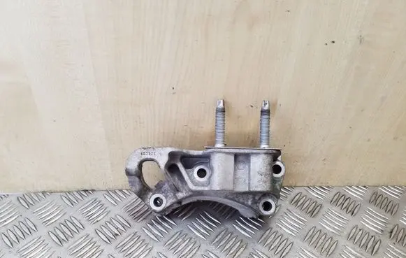 Volvo V40 Cross country Engine mounting bracket 3M516030AF
