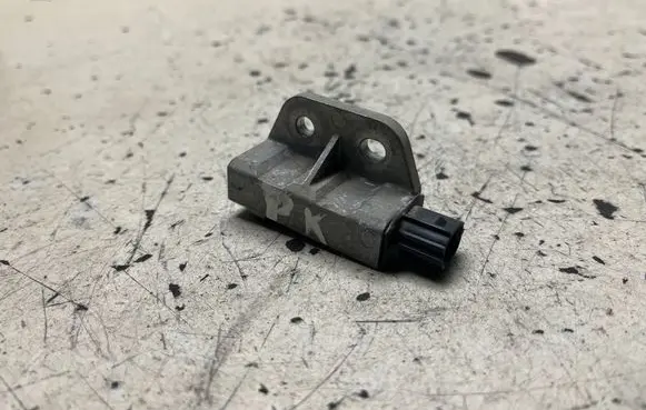 Nissan X-Trail T30 Airbag deployment crash/impact sensor FBCN0056170228