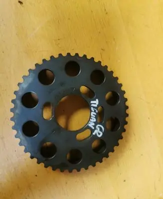 Volkswagen Tiguan Timing chain sprocket 03L109111