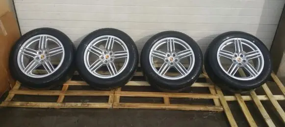 Porsche Macan (95B) R19 alloy rim 95B601025BD