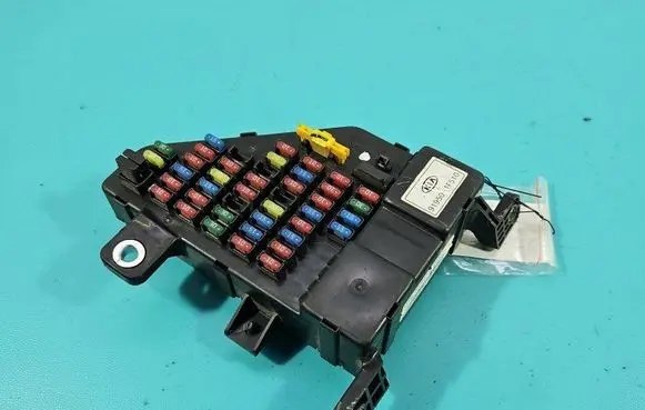 KIA Sportage Fuse box set 91950-1F510 IMPRK1514222