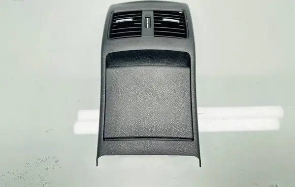Mercedes-Benz CLA C117 X117 W117 Rear air vent grill A1766801750