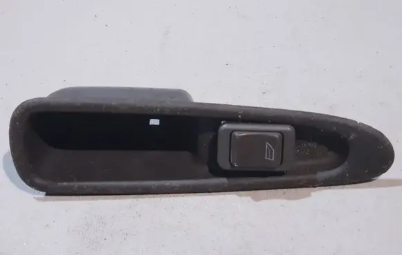 Volvo S40, V40 Electric window control switch 821425