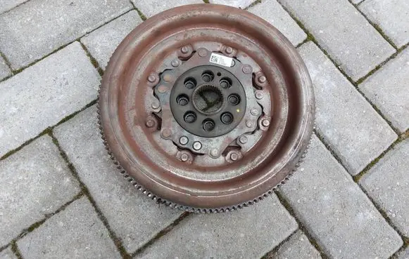 Volkswagen PASSAT B8 Flywheel 04L105266D