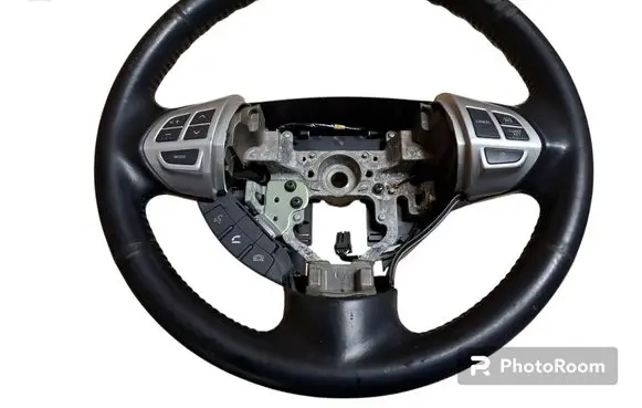 Mitsubishi Outlander Steering wheel