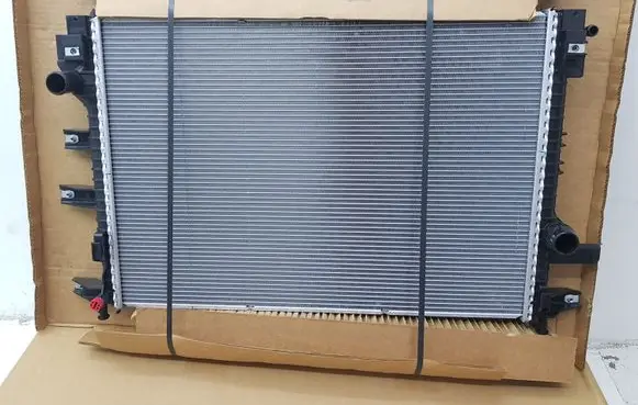 Ford Fusion II Coolant radiator G3GZ8005 G3G38005 G3GZ8005A