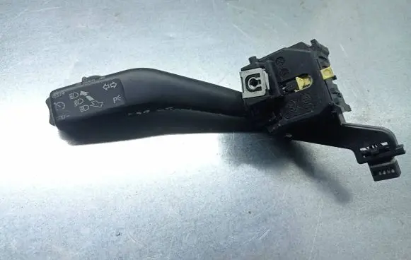 Skoda Octavia Mk2 (1Z) Indicator stalk 1K0953513G