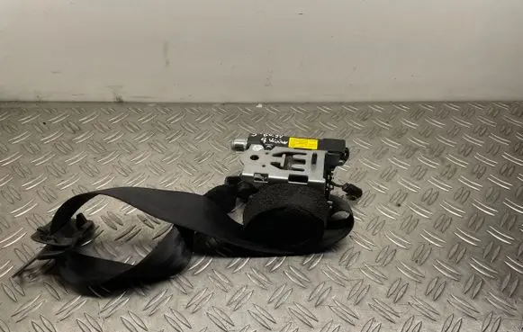 Volvo S60 Middle seatbelt (rear) 39813787