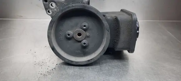 BMW 5 E60 E61 Power steering pump 7693978101