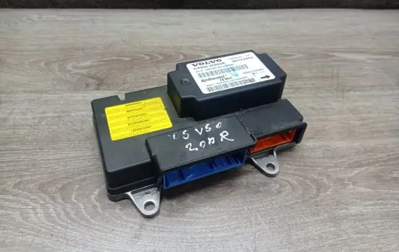 Volvo V50 Airbag control unit/module 30724652 00001393B3