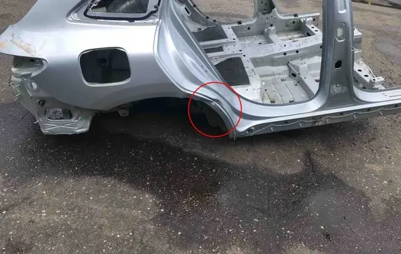 Mercedes-Benz EQC Rear quarter panel 