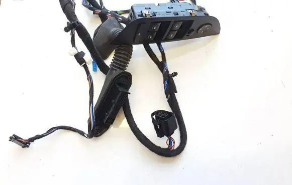 BMW X1 E84 Electric window control switch 921604704 13w38k5-03