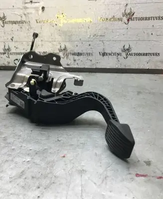 Ford Focus Clutch pedal JX617B633AC BQ6FA 16121M01