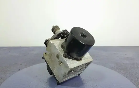 Volkswagen PASSAT B6 ABS Pump 3C0614109P