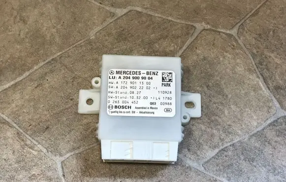 Mercedes-Benz C W204 Parking PDC control unit/module A2049009004