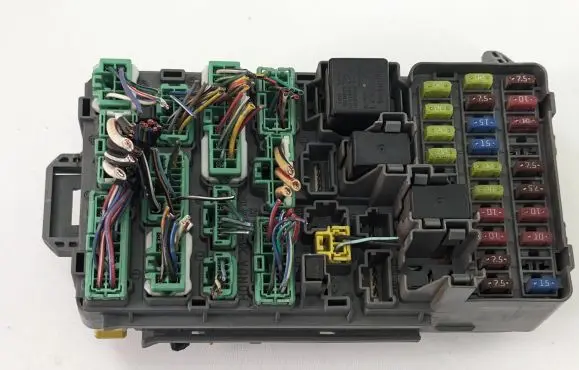 Honda Civic Fuse module 38200S5AB02