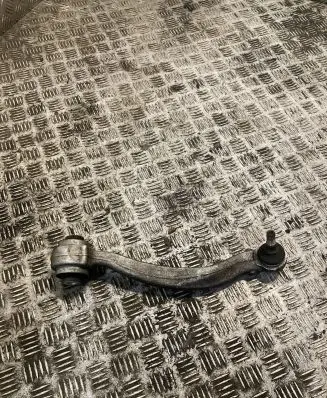 Mercedes-Benz C W204 Front lower control arm/wishbone 2043304311 A2043304311