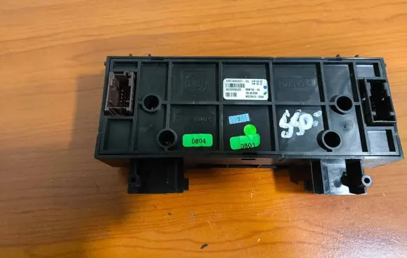 Peugeot Expert Central console control unit 