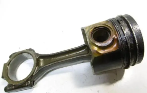 Volkswagen Golf V Piston 
