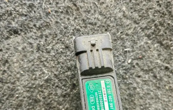 Nissan Juke I F15 Air pressure sensor 0281002997