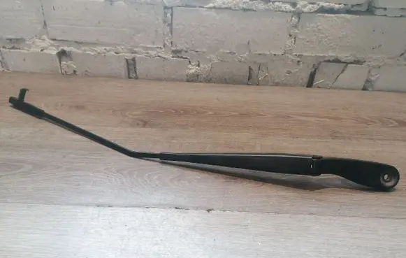 Volvo S40 Front wiper blade arm 30698250