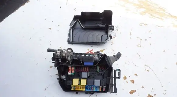 Mercedes-Benz GLA W156 Fuse box set A2465400182