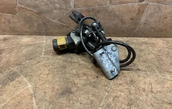 Mercedes-Benz CLS C218 X218 Rear air suspension level height sensor A0045429918