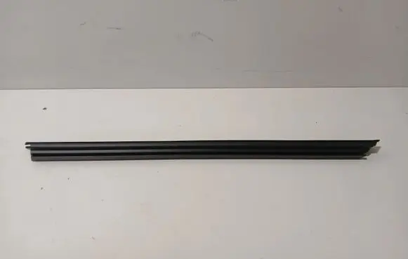 BMW 5 G30 G31 G38 Door glass trim 7336960