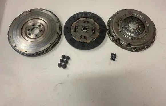 Volkswagen Polo V 6R Clutch set kit 036141032A