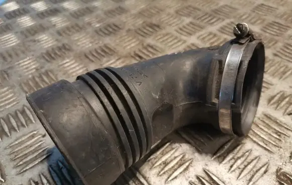 Mini One - Cooper Coupe R56 Air intake duct part 7563812