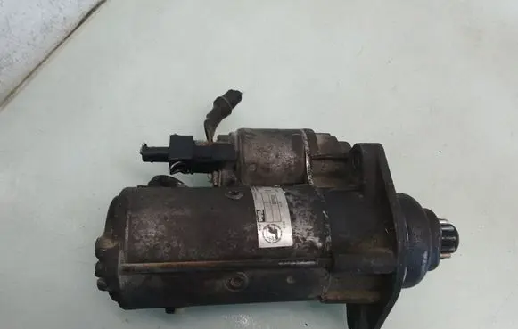 Volkswagen Golf IV Starter motor 455939