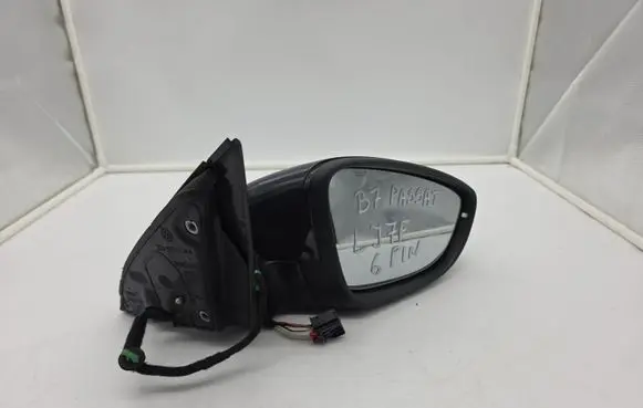 Volkswagen PASSAT B7 Front door electric wing mirror 3C0857934A