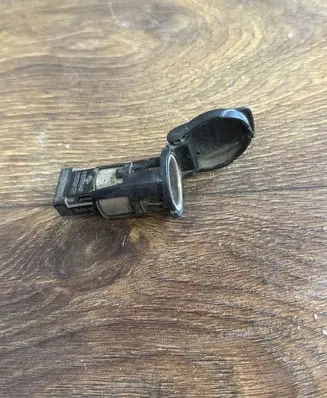 Renault Master III Cigarette lighter front 