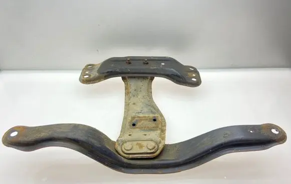 Subaru Outback Gearbox mounting bracket