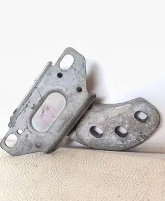 Ford Fiesta Engine mount bracket 7M121AC